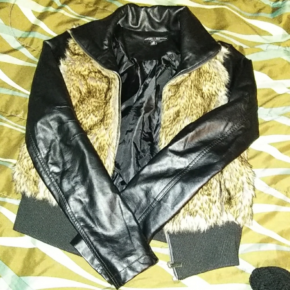 Jacket with fur